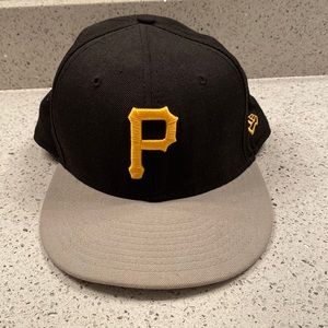 Pittsburgh Pirates fitted flat brimmed hat